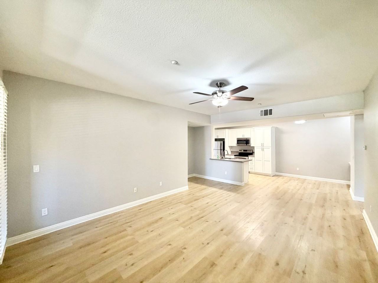 41410 Juniper St - Photo 5 of 31