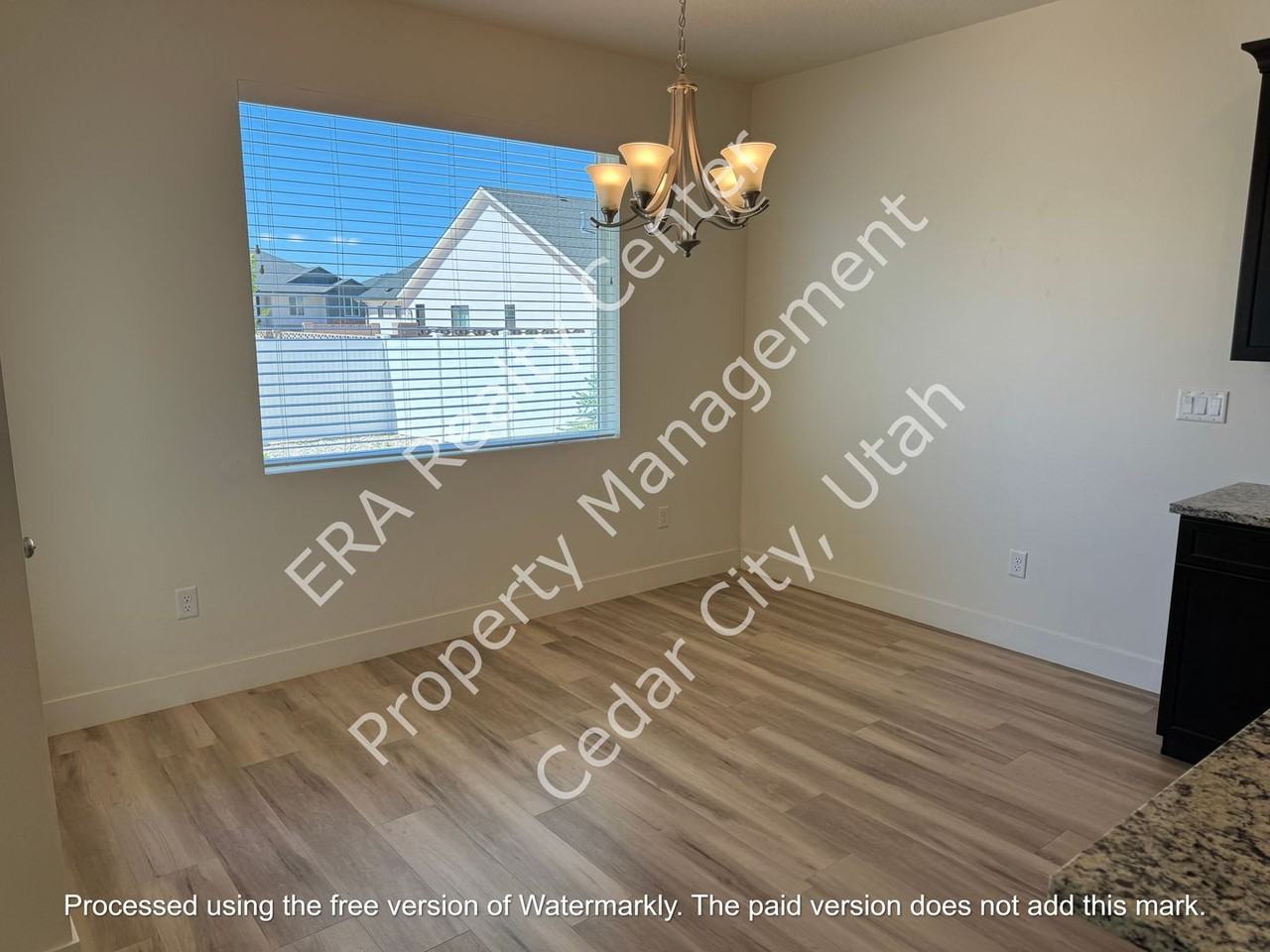 4453 W 275 N - Photo 5 of 21