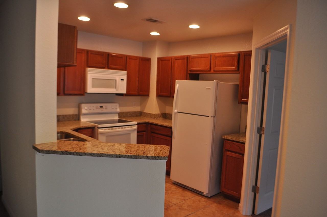 4600 4600 E Moody Blvd 12 A - Photo 6 of 22