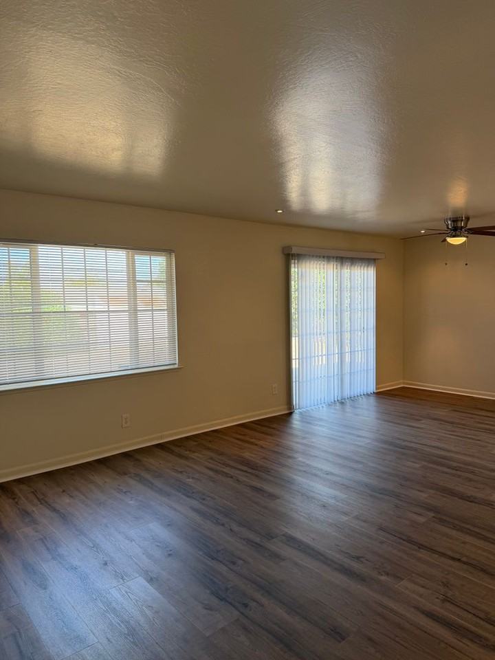 7109 Thomas Dr - Photo 5 of 16