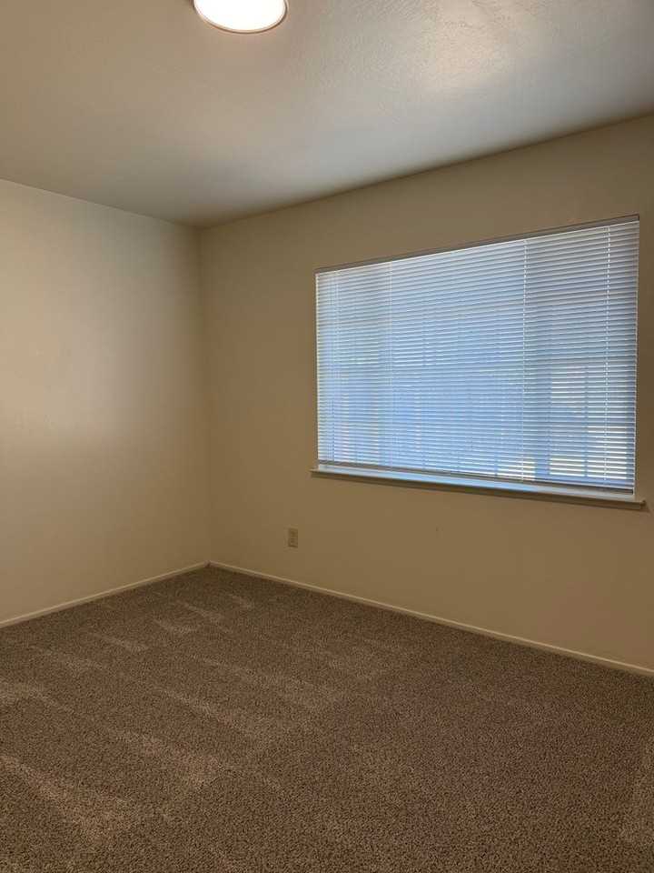 7109 Thomas Dr - Photo 7 of 16