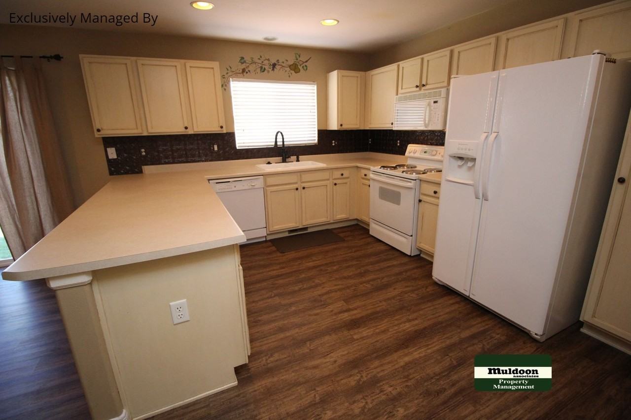 2041 Springside Dr - Photo 4 of 14