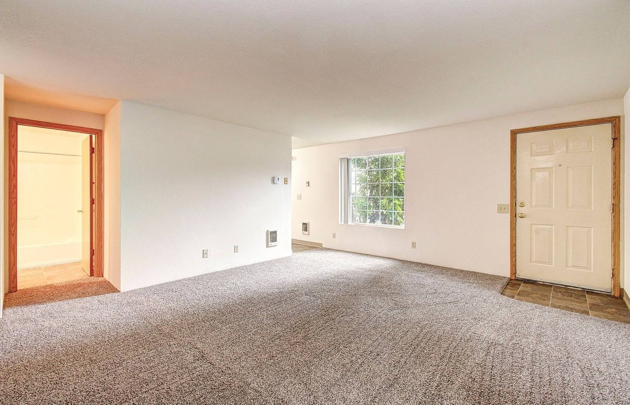 1885 Kingsley Rd #103 - Photo 2 of 15