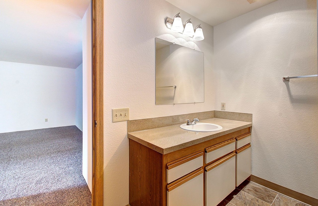 1885 Kingsley Rd #103 - Photo 7 of 15