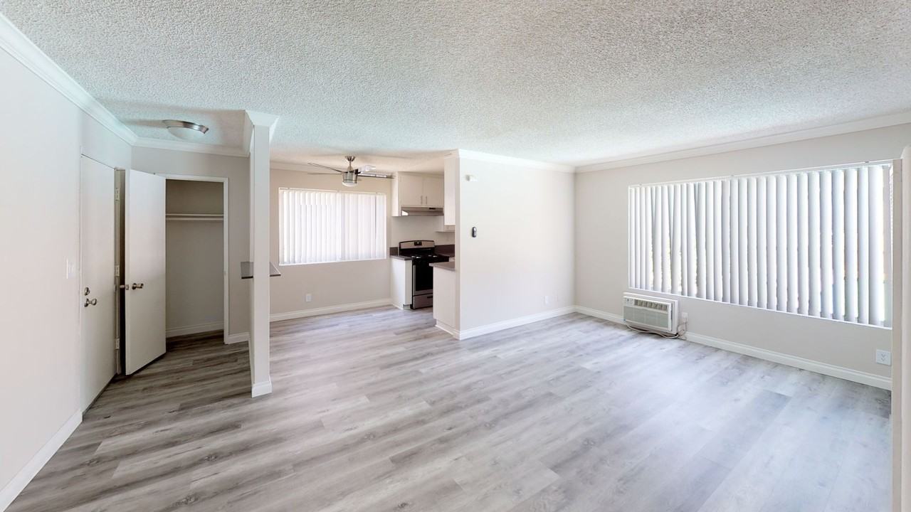 Rock Glen Villa...Gorgeous Newly Remodeled Apartments In Glendale Neighborhood! - Photo 5 of 7