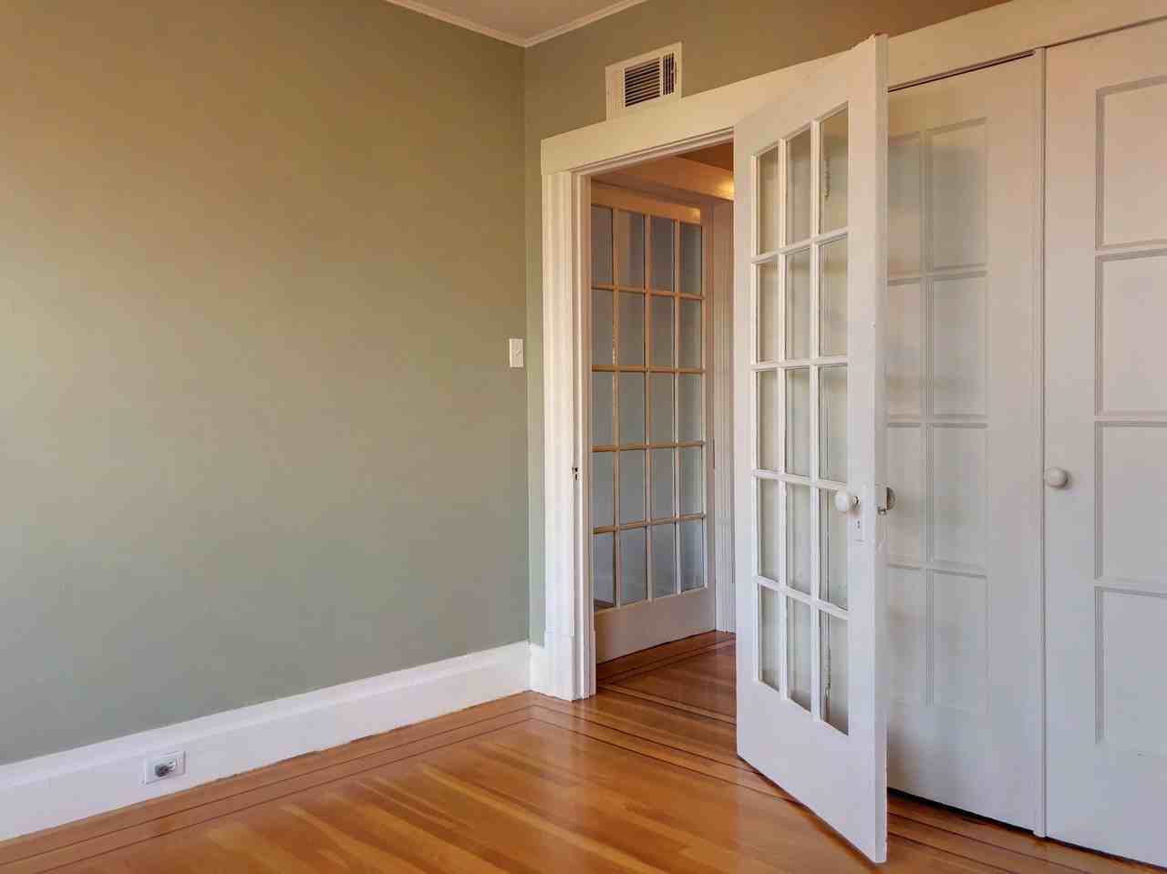 1190 Dolores St - Photo 4 of 29