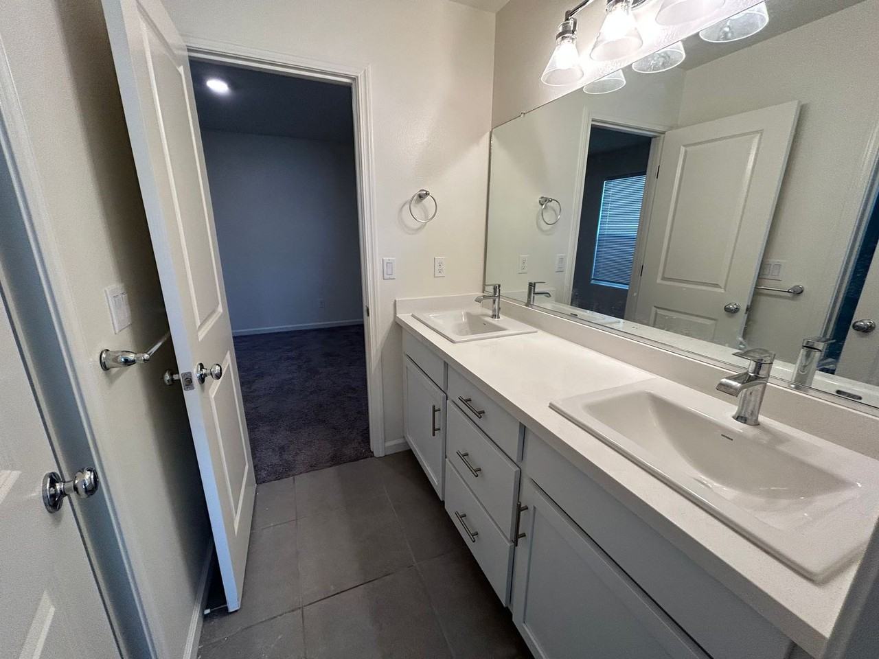 3330 N Garden St - Photo 4 of 16