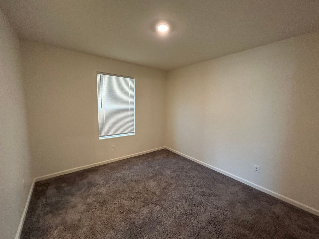 3330 N Garden St - Photo 5 of 16