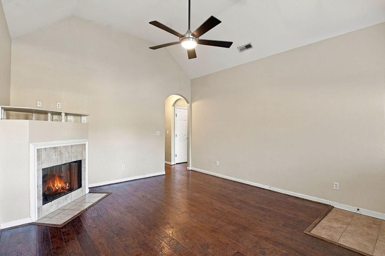 5891 Southwood Pkwy - Photo 4 of 17