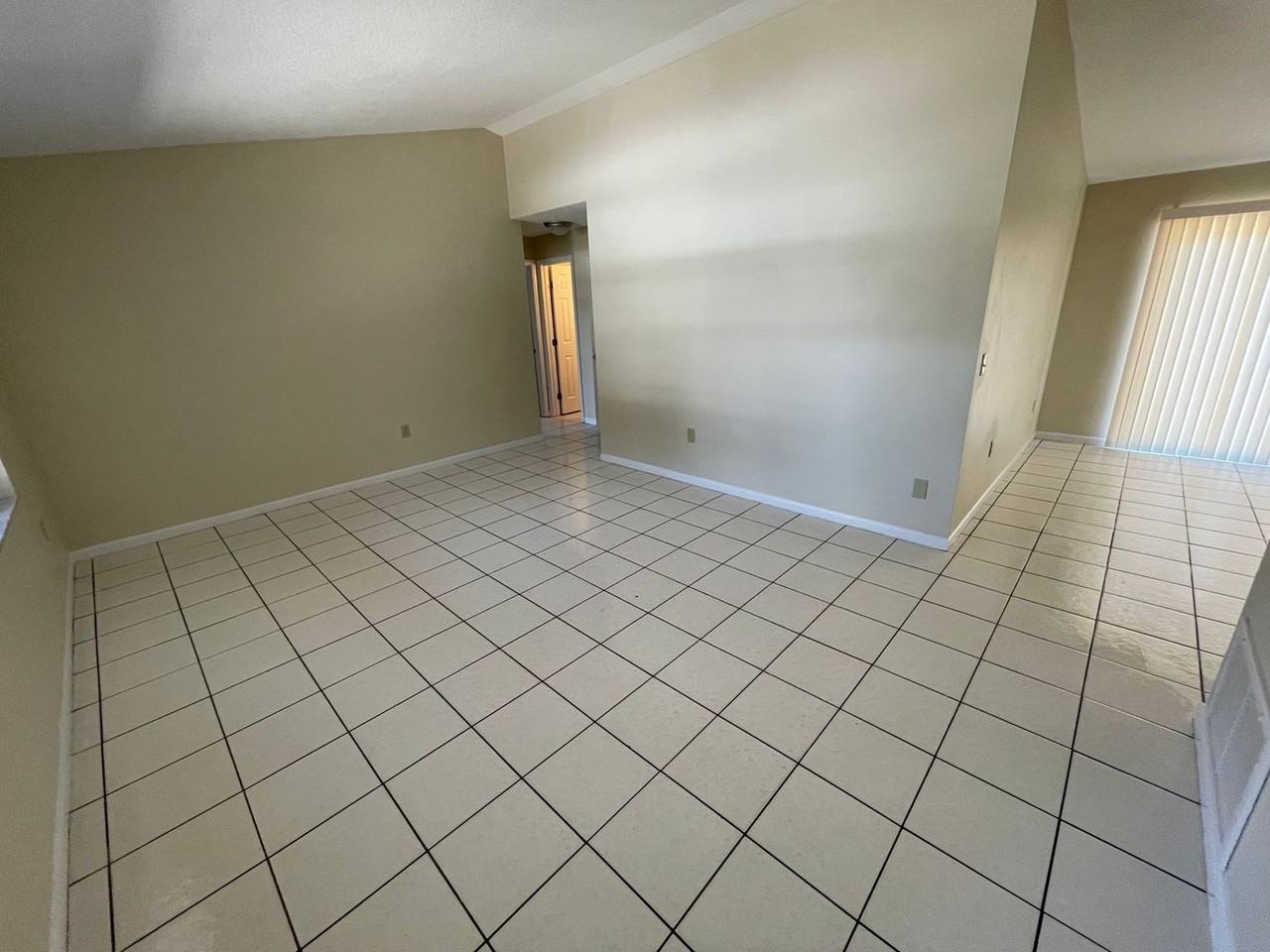 661 La Salle Dr - Photo 4 of 11