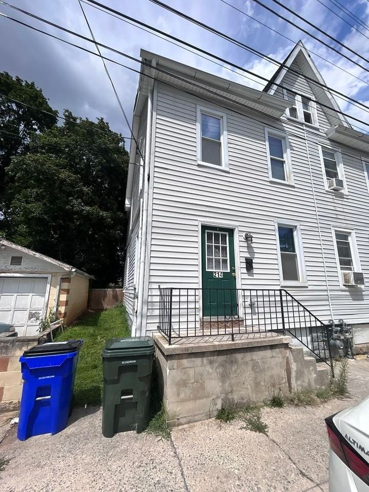 214 Jefferson St - Photo 2 of 19