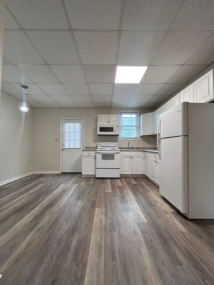214 Jefferson St - Photo 6 of 19