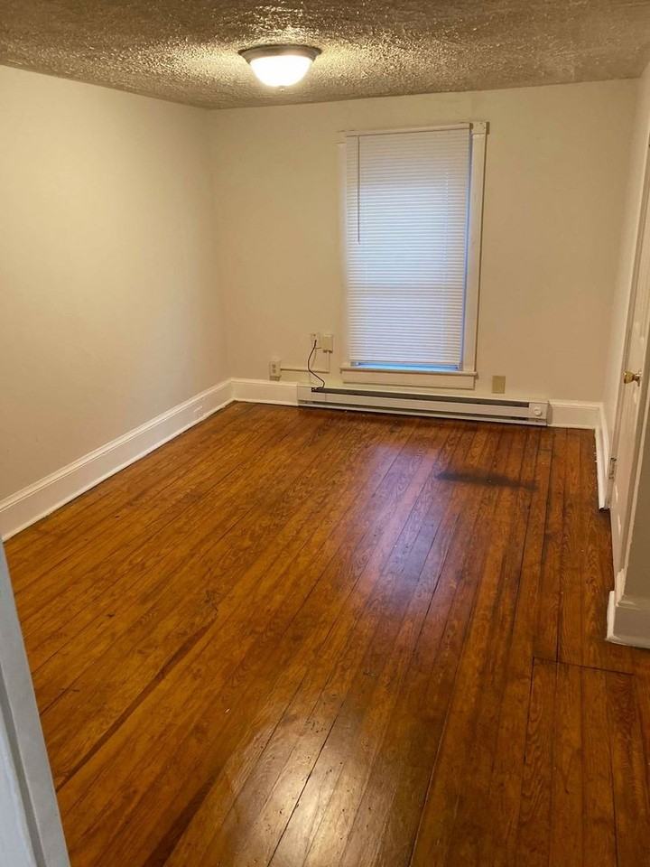 319 Boyd Ave - Photo 3 of 20