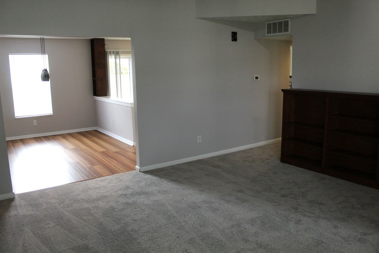 854 Seabreeze Dr - Photo 2 of 21