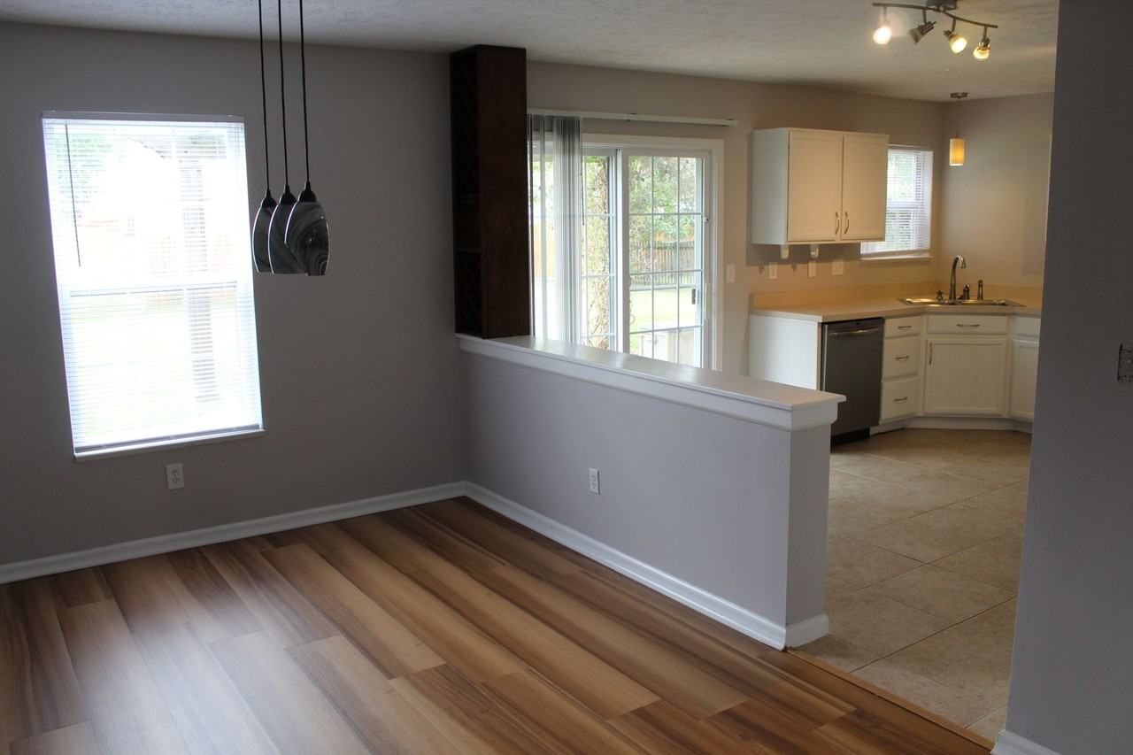 854 Seabreeze Dr - Photo 5 of 21