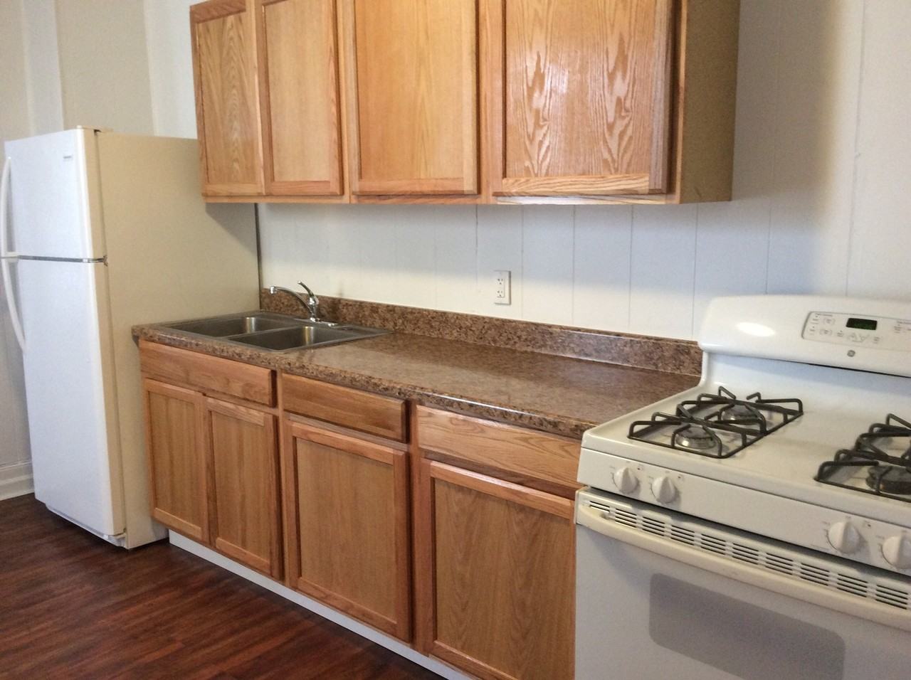 39 E Maple St - Photo 4 of 10