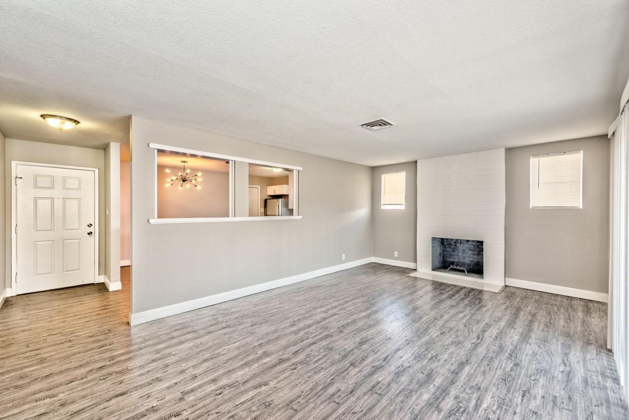 4421 Hillcrest Ave - Photo 2 of 15