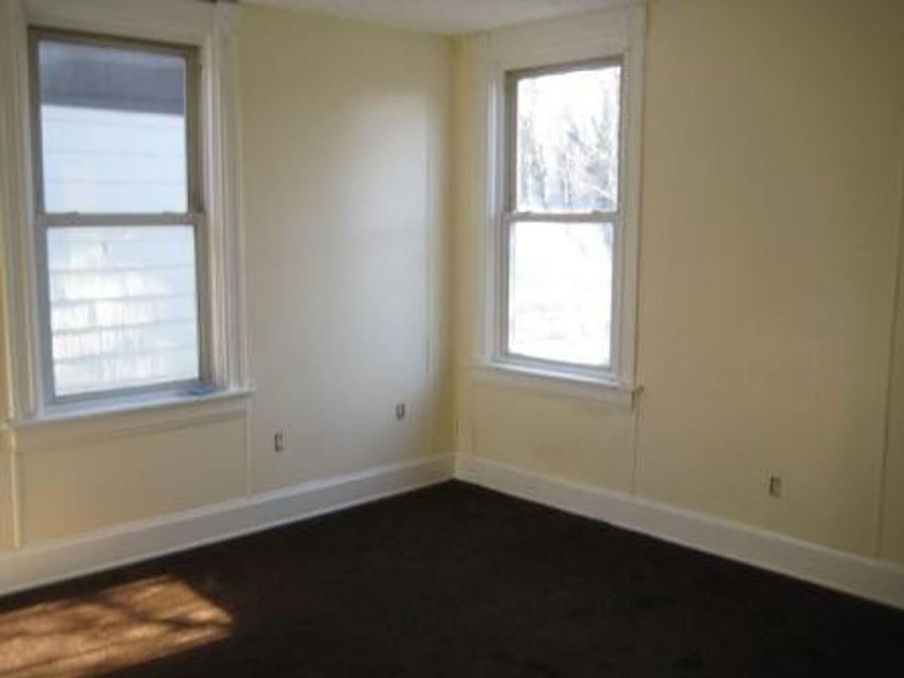 6638 Vine St - Photo 2 of 15