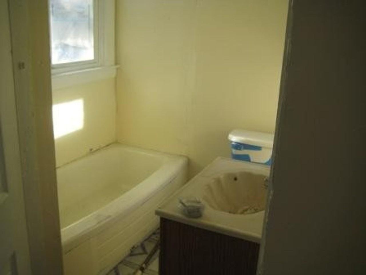 6638 Vine St - Photo 3 of 15