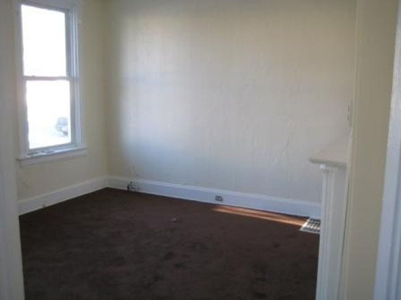 6638 Vine St - Photo 5 of 15