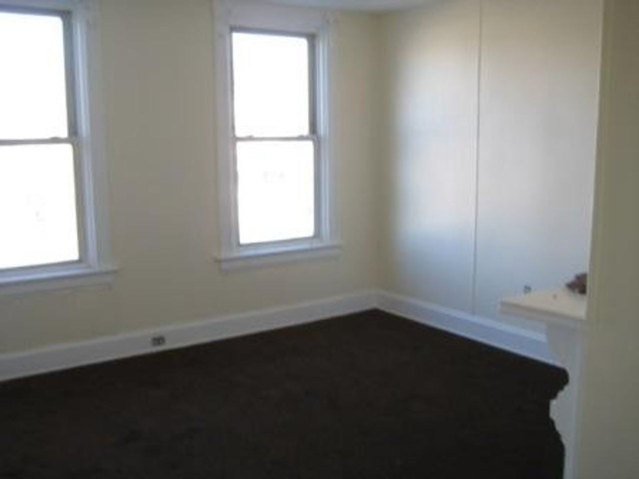 6638 Vine St - Photo 7 of 15