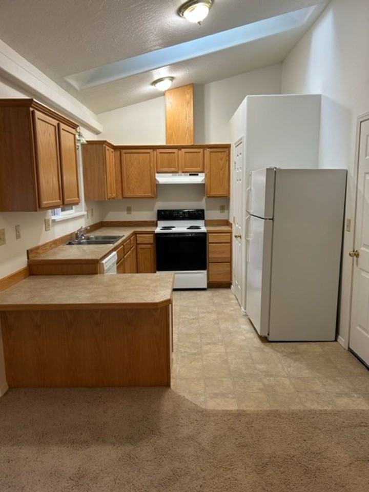 2103 Wilson Ct - Photo 2 of 10