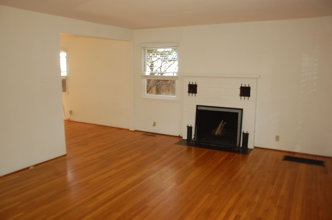 2927 Lomita Rd - Photo 3 of 24
