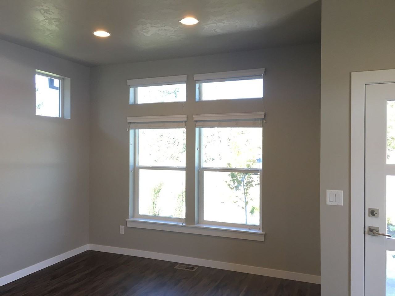 1542 Ne Butler Market Rd - Photo 3 of 5