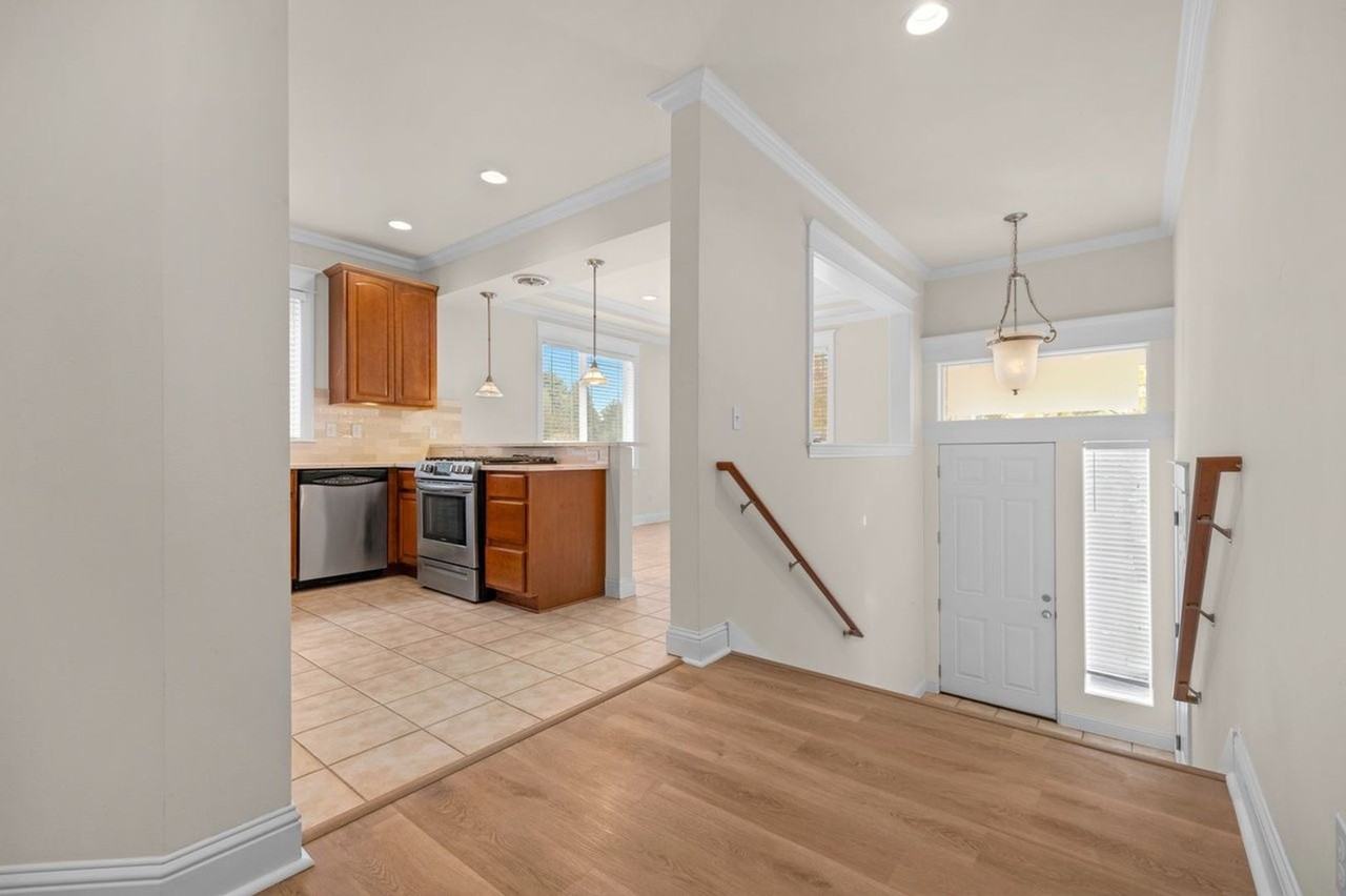 13630 Ne 203rd St - Photo 3 of 28