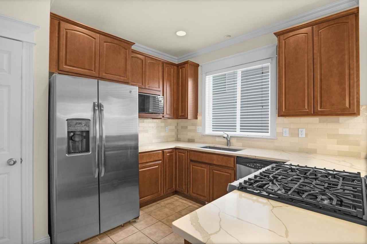 13630 Ne 203rd St - Photo 5 of 28