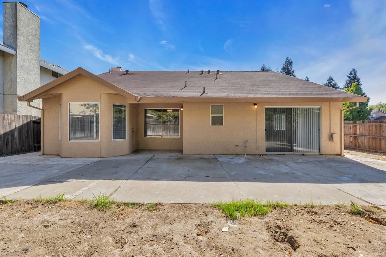 8327 Trimmer Way - Photo 4 of 38