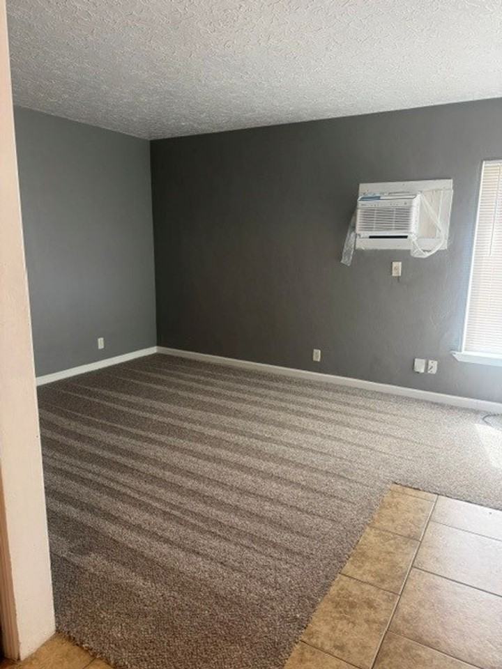 114 Fairview Ave - Photo 4 of 11