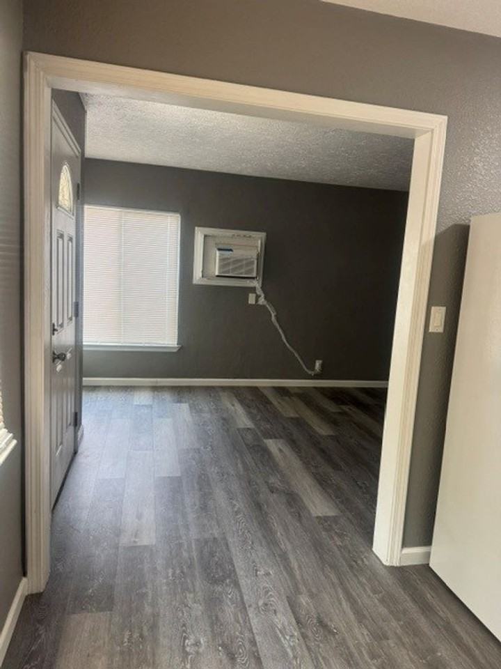 116 Fairview Ave - Photo 2 of 8