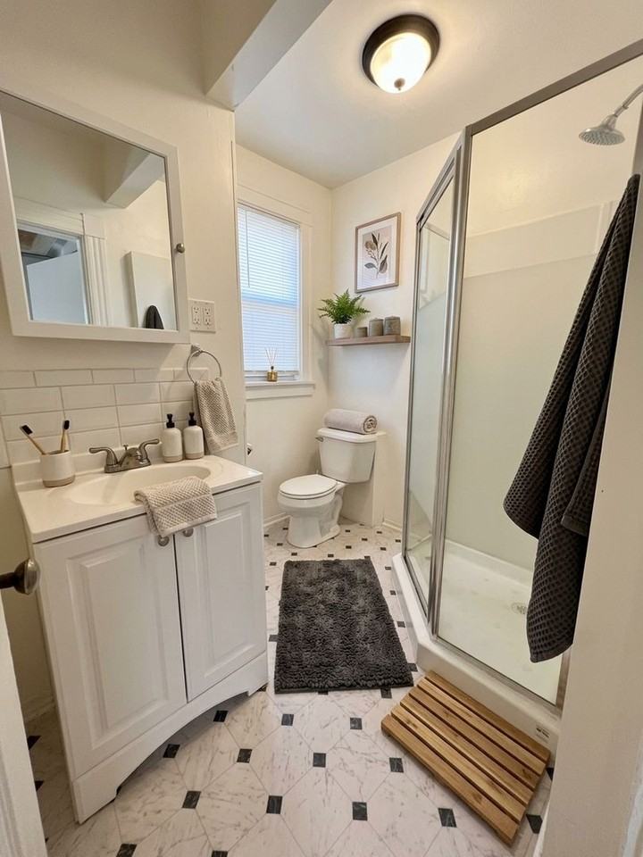 1818 N Pulaski St #1 - Photo 4 of 6