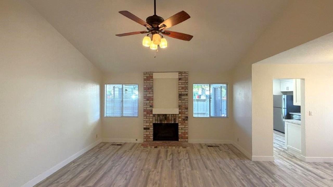 554 Mt Dell Dr - Photo 3 of 27
