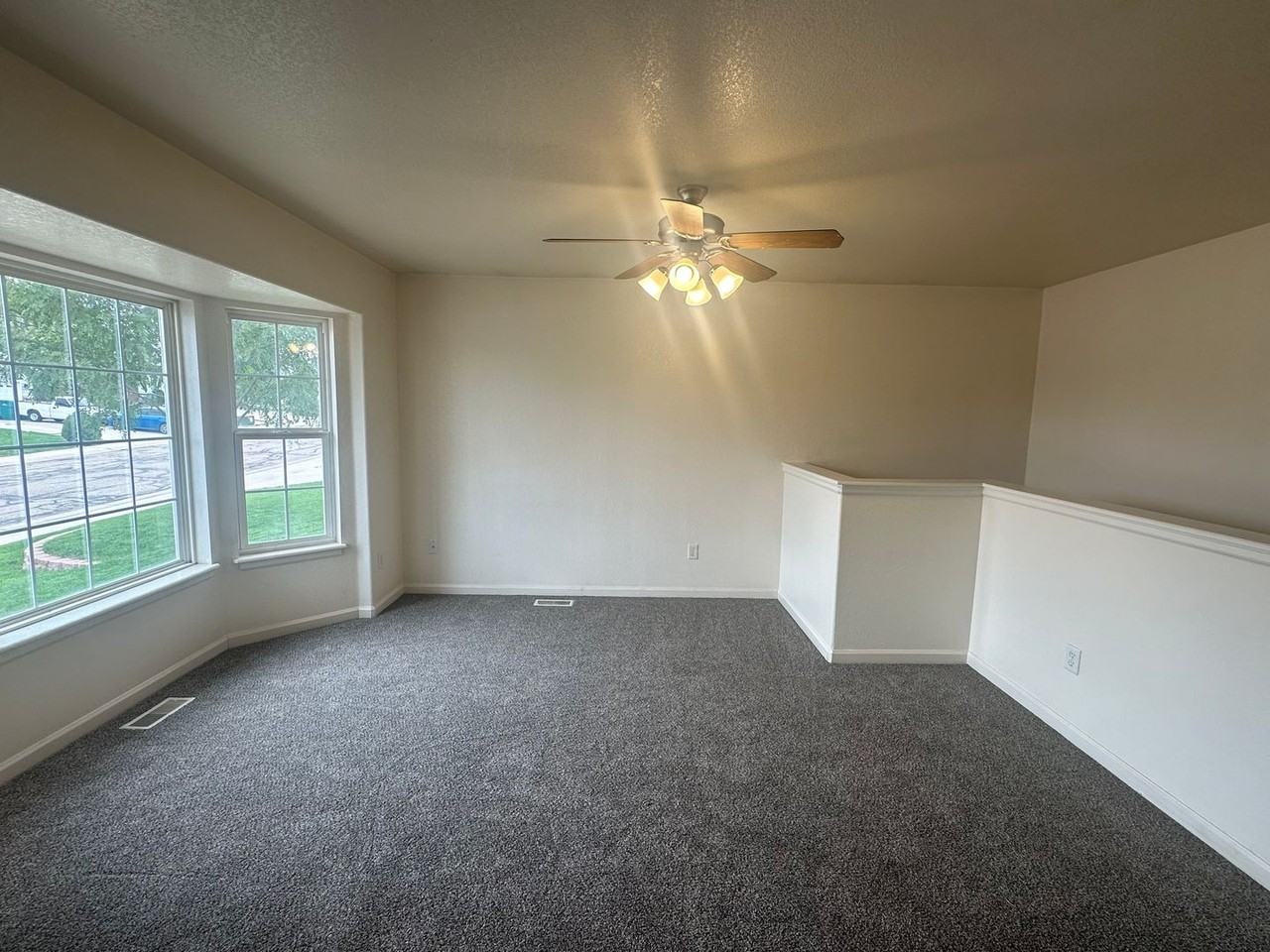 2611 Quay St - Photo 3 of 14