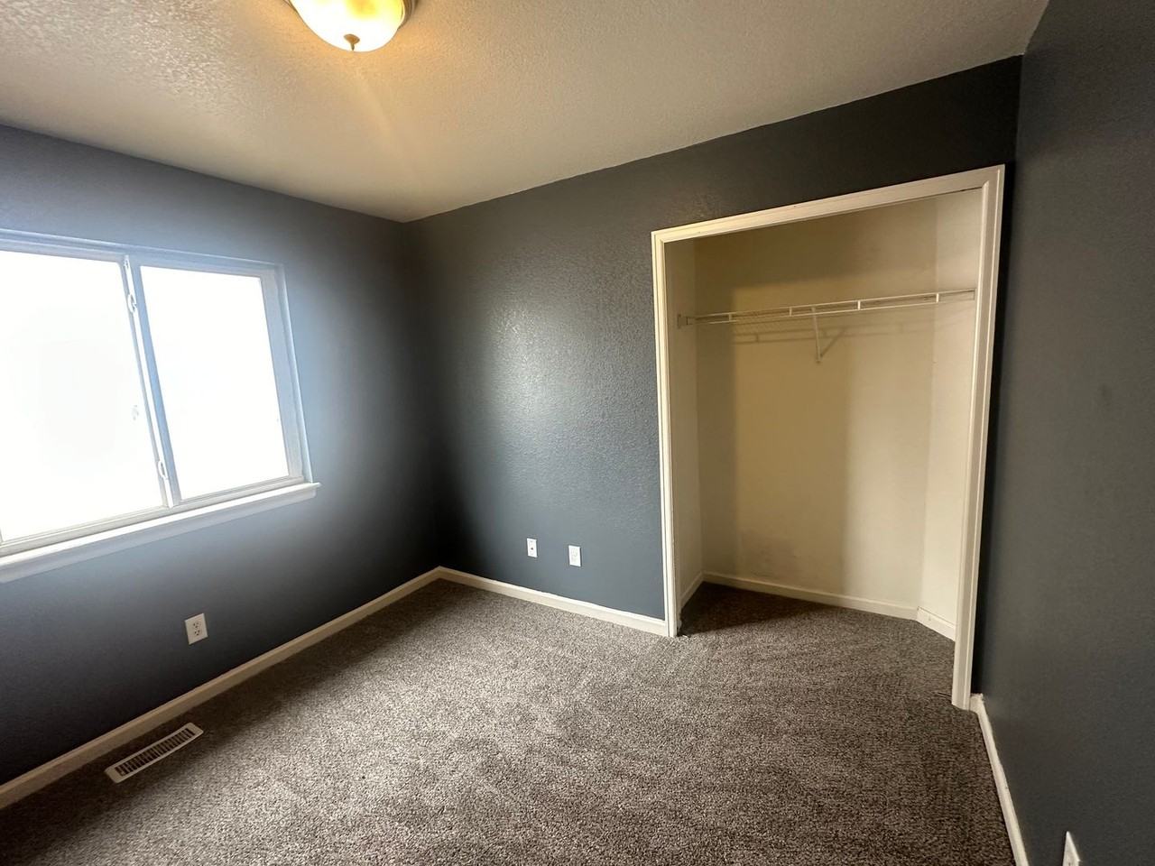 2611 Quay St - Photo 5 of 14