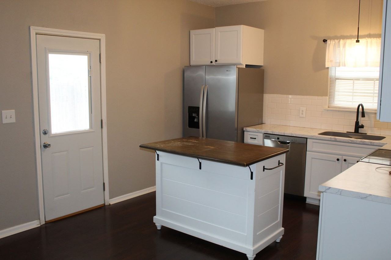 10181 Blue Sky Dr - Photo 3 of 11
