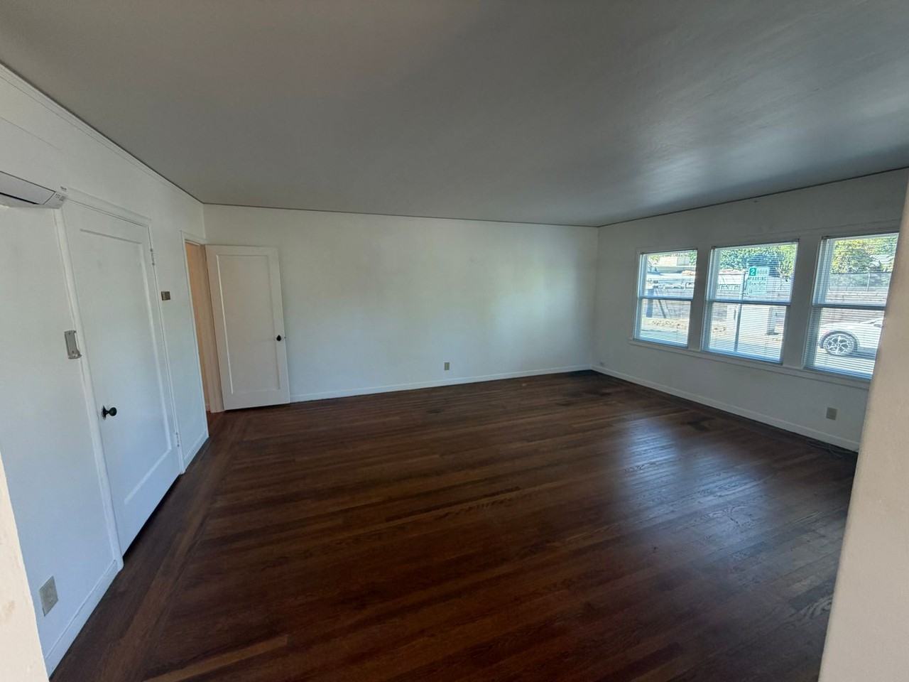 2101 51st St - Photo 4 of 26