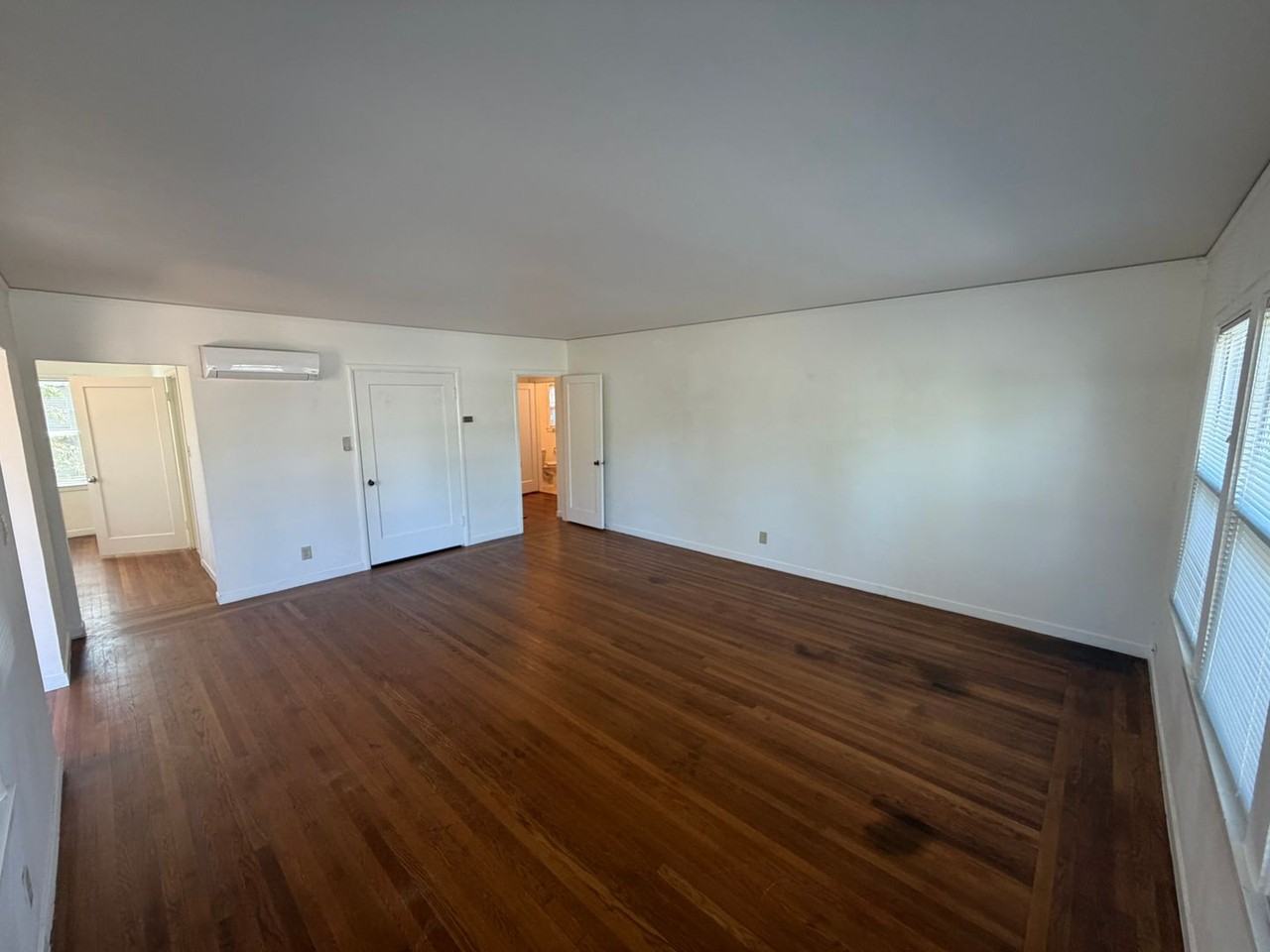 2101 51st St - Photo 5 of 26