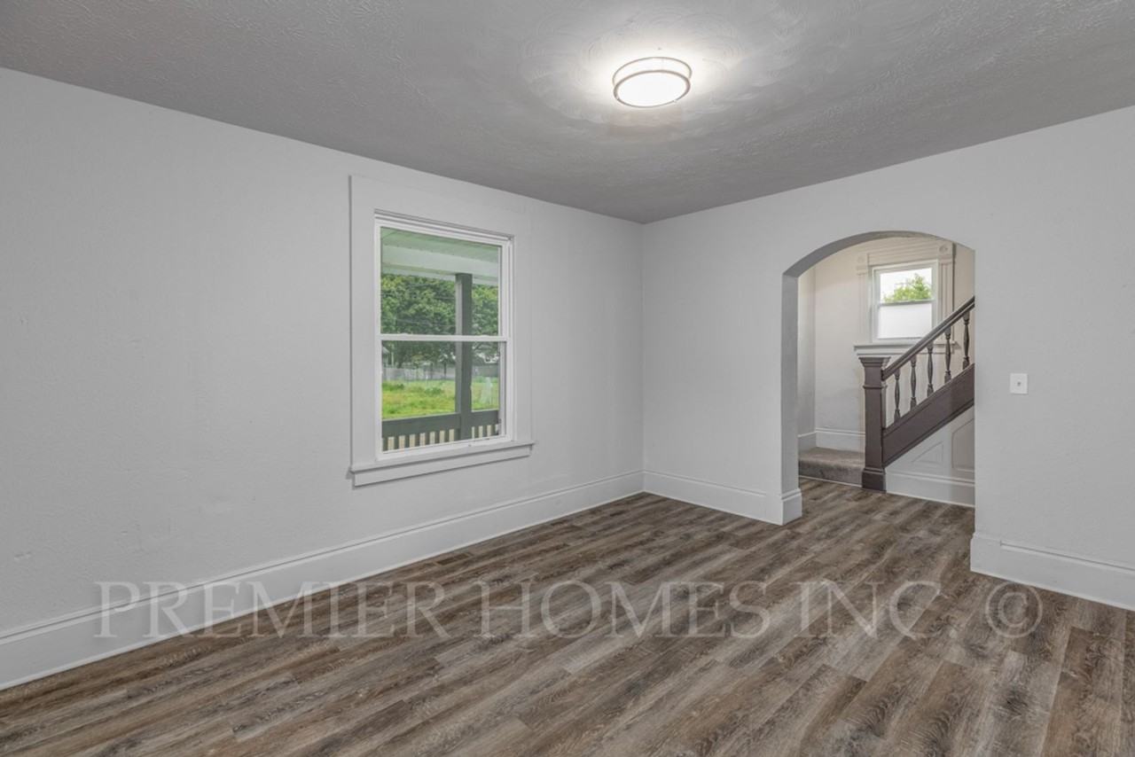 1022 5th St Sw - Photo 4 of 25