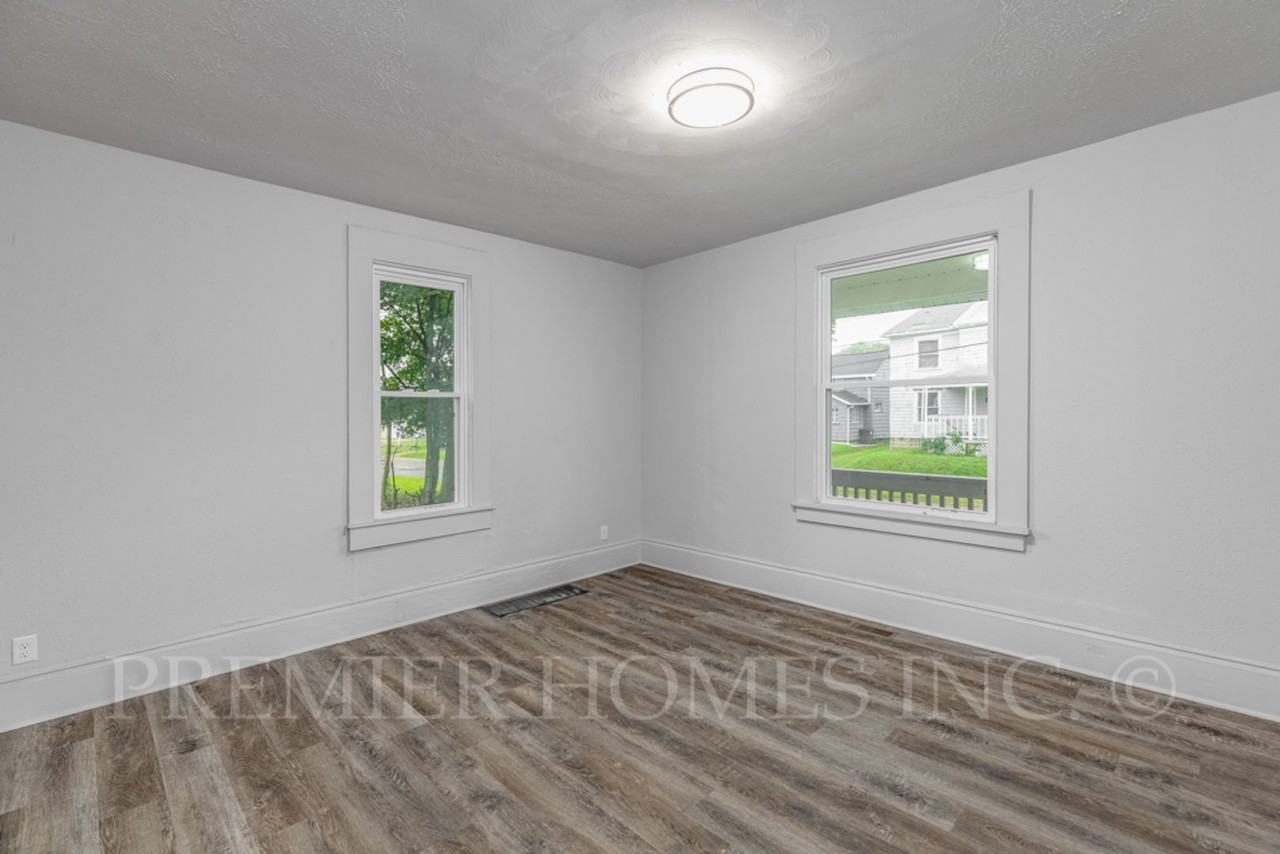 1022 5th St Sw - Photo 5 of 25