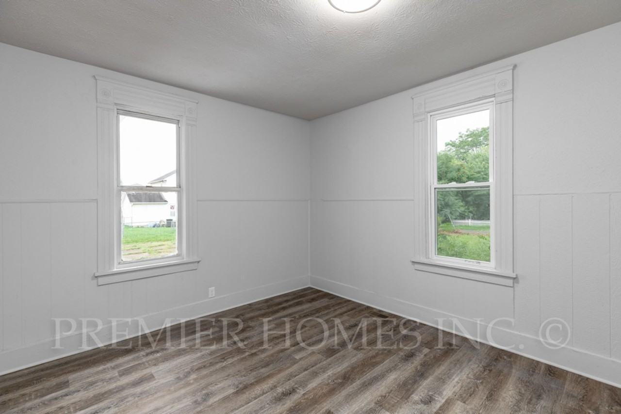 1022 5th St Sw - Photo 7 of 25