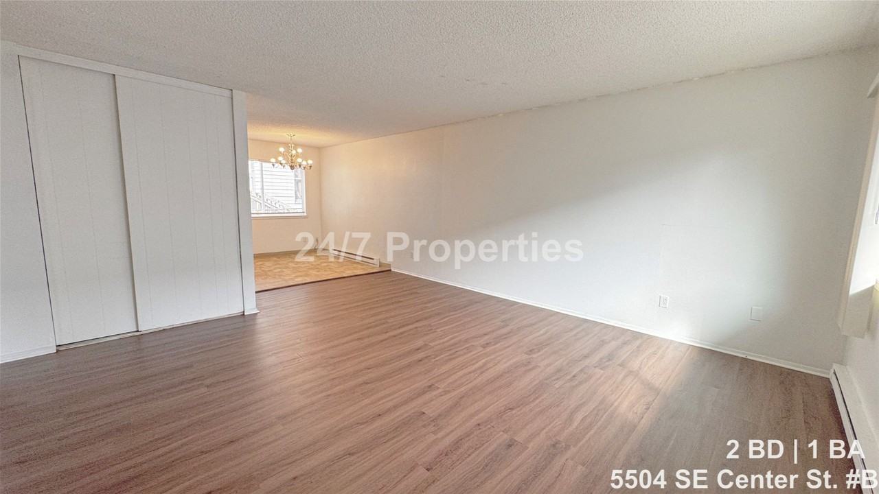 5504 Se Center St #B - Photo 2 of 10