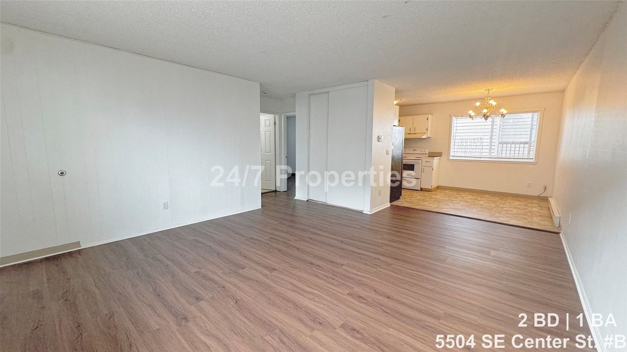 5504 Se Center St #B - Photo 3 of 10