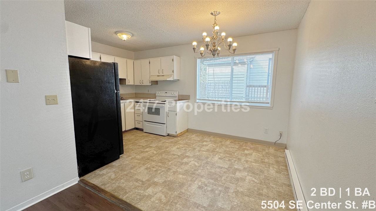 5504 Se Center St #B - Photo 4 of 10