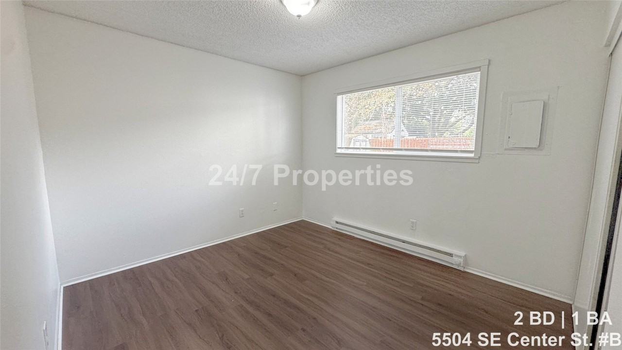 5504 Se Center St #B - Photo 6 of 10