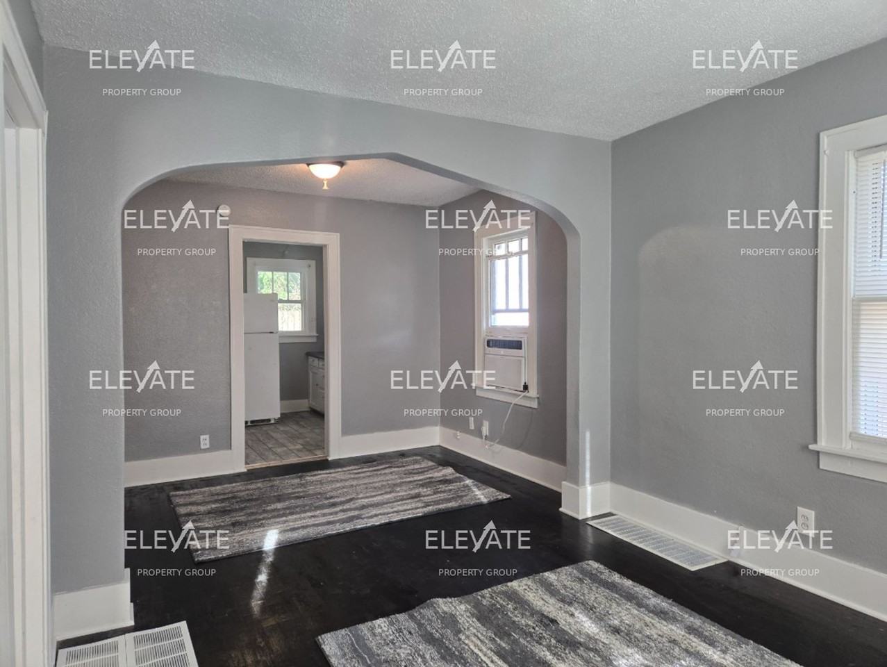 117 N Spring St - Photo 3 of 12