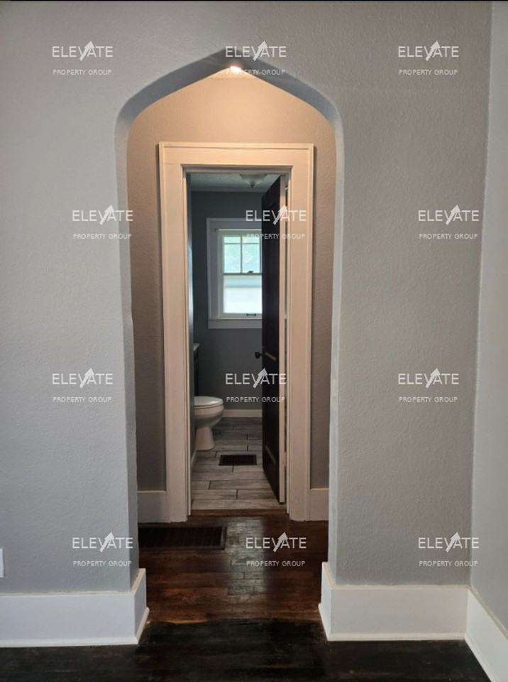 117 N Spring St - Photo 6 of 12