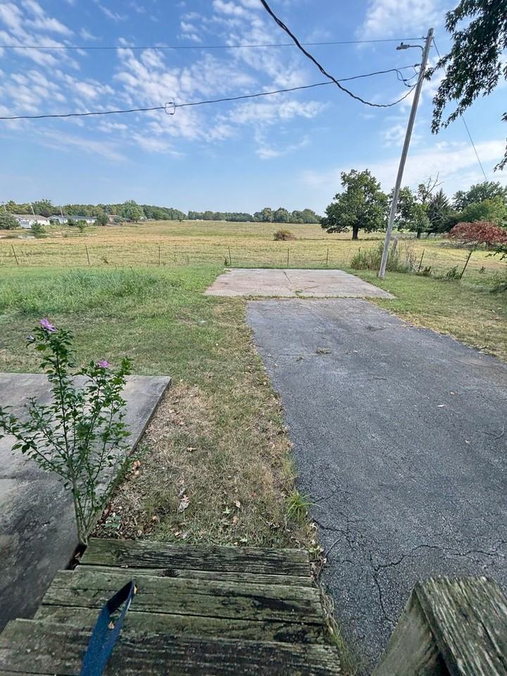 7033 W Farm Road 106 - Photo 3 of 18